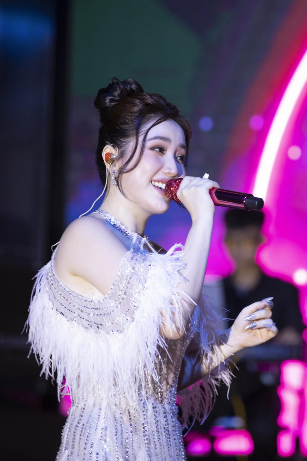 Ca Sĩ Bảo Thy - BookKOL